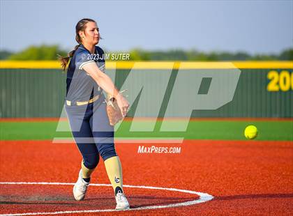Thumbnail 3 in Georgetown vs Lake Creek (UIL 5A Reg III Final) photogallery.
