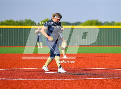 Thumbnail 2 in Georgetown vs Lake Creek (UIL 5A Reg III Final) photogallery.