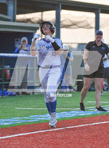 Thumbnail 1 in Georgetown vs Lake Creek (UIL 5A Reg III Final) photogallery.