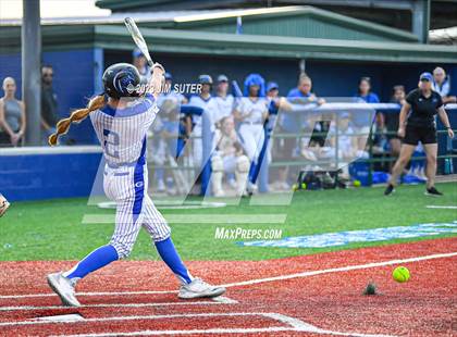 Thumbnail 3 in Georgetown vs Lake Creek (UIL 5A Reg III Final) photogallery.
