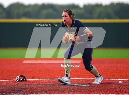 Thumbnail 1 in Georgetown vs Lake Creek (UIL 5A Reg III Final) photogallery.