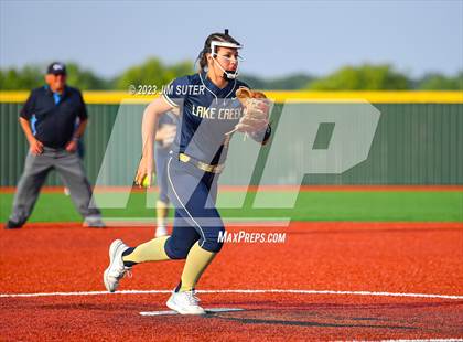 Thumbnail 1 in Georgetown vs Lake Creek (UIL 5A Reg III Final) photogallery.