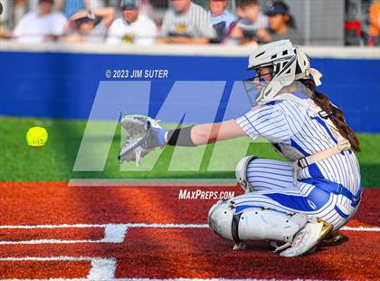 Thumbnail 3 in Georgetown vs Lake Creek (UIL 5A Reg III Final) photogallery.