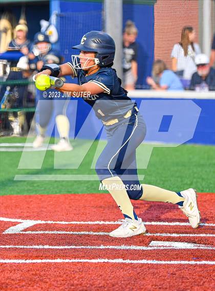 Thumbnail 2 in Georgetown vs Lake Creek (UIL 5A Reg III Final) photogallery.