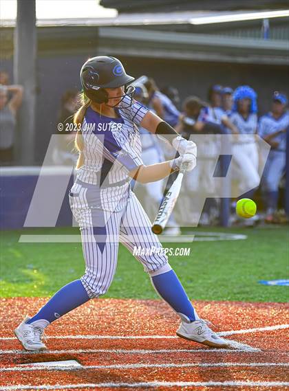 Thumbnail 2 in Georgetown vs Lake Creek (UIL 5A Reg III Final) photogallery.