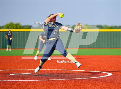 Thumbnail 2 in Georgetown vs Lake Creek (UIL 5A Reg III Final) photogallery.