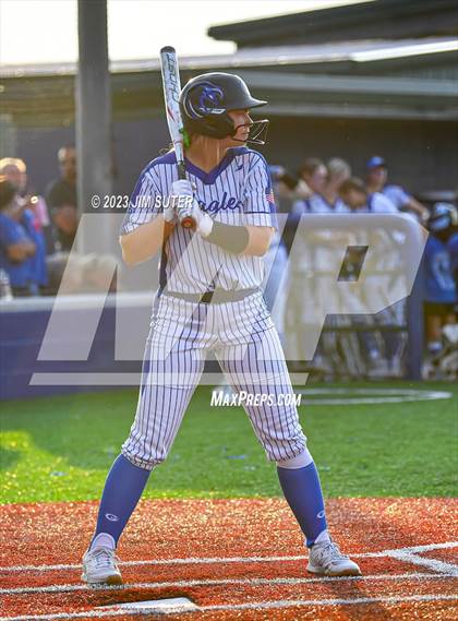 Thumbnail 3 in Georgetown vs Lake Creek (UIL 5A Reg III Final) photogallery.