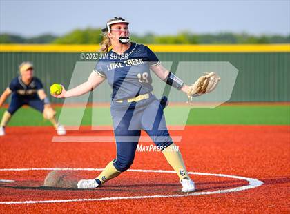 Thumbnail 2 in Georgetown vs Lake Creek (UIL 5A Reg III Final) photogallery.