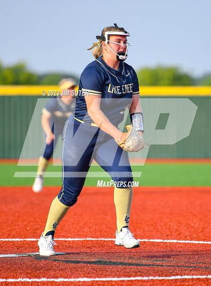Thumbnail 3 in Georgetown vs Lake Creek (UIL 5A Reg III Final) photogallery.