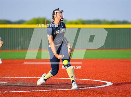 Thumbnail 3 in Georgetown vs Lake Creek (UIL 5A Reg III Final) photogallery.