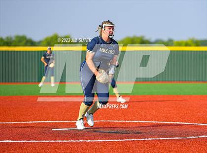 Thumbnail 3 in Georgetown vs Lake Creek (UIL 5A Reg III Final) photogallery.