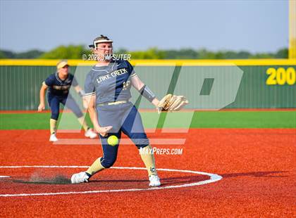 Thumbnail 1 in Georgetown vs Lake Creek (UIL 5A Reg III Final) photogallery.