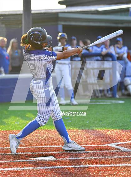 Thumbnail 1 in Georgetown vs Lake Creek (UIL 5A Reg III Final) photogallery.