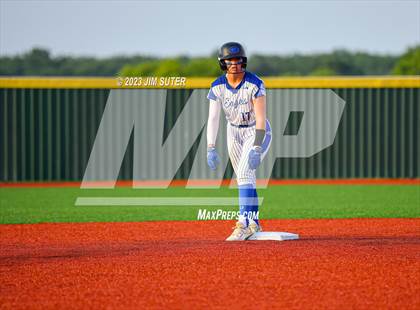 Thumbnail 2 in Georgetown vs Lake Creek (UIL 5A Reg III Final) photogallery.