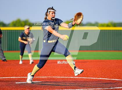 Thumbnail 3 in Georgetown vs Lake Creek (UIL 5A Reg III Final) photogallery.