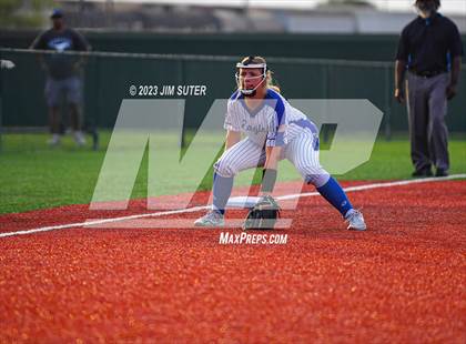 Thumbnail 1 in Georgetown vs Lake Creek (UIL 5A Reg III Final) photogallery.