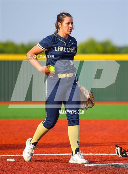 Thumbnail 1 in Georgetown vs Lake Creek (UIL 5A Reg III Final) photogallery.