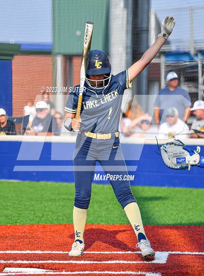 Thumbnail 2 in Georgetown vs Lake Creek (UIL 5A Reg III Final) photogallery.