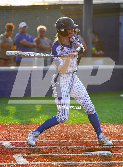 Thumbnail 2 in Georgetown vs Lake Creek (UIL 5A Reg III Final) photogallery.