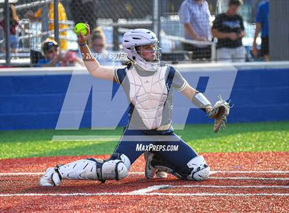 Thumbnail 3 in Georgetown vs Lake Creek (UIL 5A Reg III Final) photogallery.