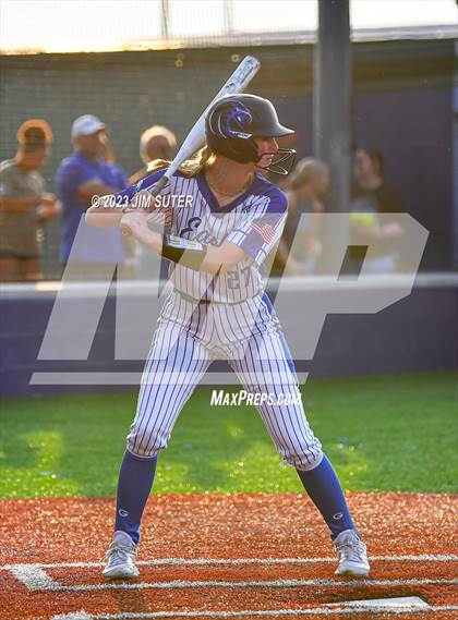 Thumbnail 1 in Georgetown vs Lake Creek (UIL 5A Reg III Final) photogallery.