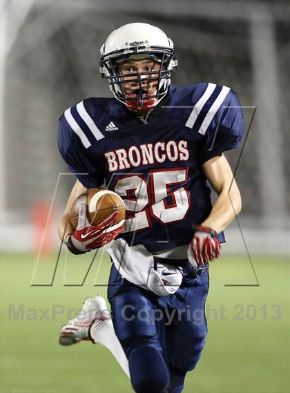 Thumbnail 2 in Boyd vs. Lewisville photogallery.