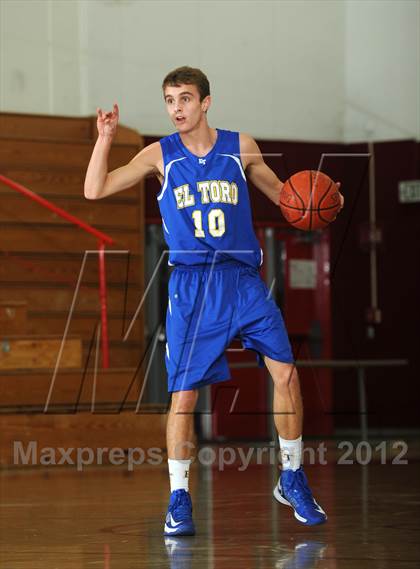 Thumbnail 2 in El Toro vs. Perris (MaxPreps Holiday Classic) photogallery.
