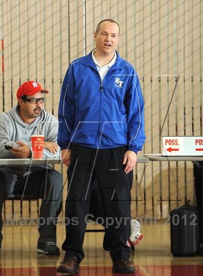 Thumbnail 2 in El Toro vs. Perris (MaxPreps Holiday Classic) photogallery.