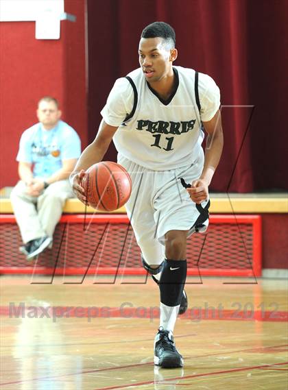 Thumbnail 3 in El Toro vs. Perris (MaxPreps Holiday Classic) photogallery.