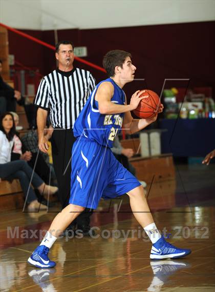 Thumbnail 3 in El Toro vs. Perris (MaxPreps Holiday Classic) photogallery.