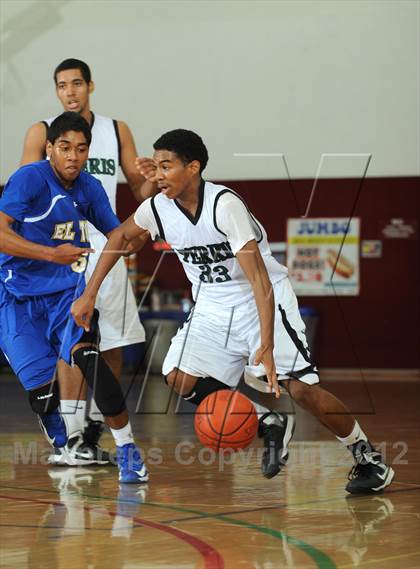 Thumbnail 3 in El Toro vs. Perris (MaxPreps Holiday Classic) photogallery.