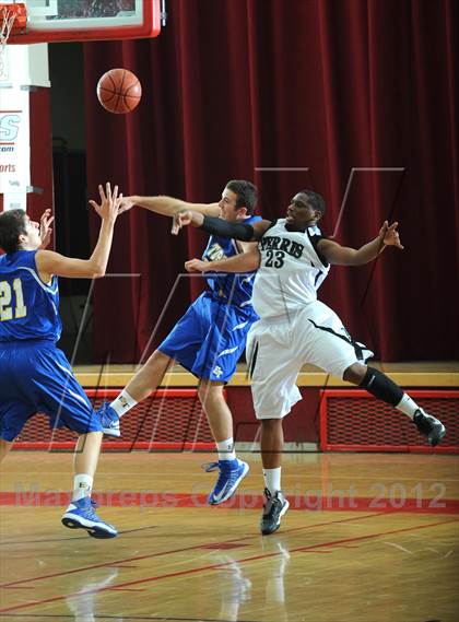Thumbnail 3 in El Toro vs. Perris (MaxPreps Holiday Classic) photogallery.