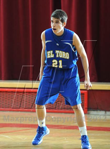 Thumbnail 3 in El Toro vs. Perris (MaxPreps Holiday Classic) photogallery.