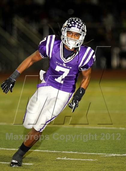 Thumbnail 1 in Valencia vs. Palos Verdes (CIF SS Playoffs) photogallery.