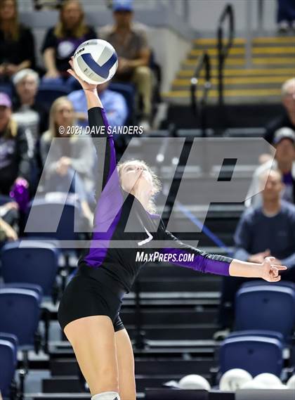 Thumbnail 2 in Fulshear vs. College Station (UIL 5A Regional Playoff) photogallery.
