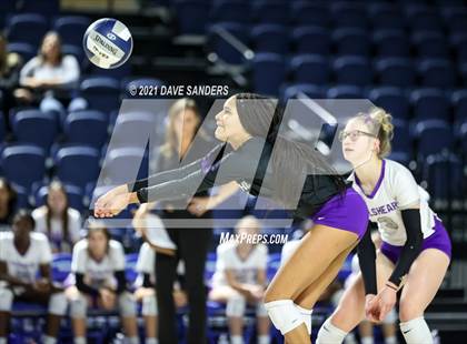 Thumbnail 2 in Fulshear vs. College Station (UIL 5A Regional Playoff) photogallery.