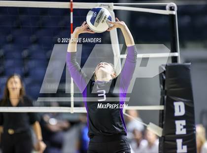 Thumbnail 3 in Fulshear vs. College Station (UIL 5A Regional Playoff) photogallery.