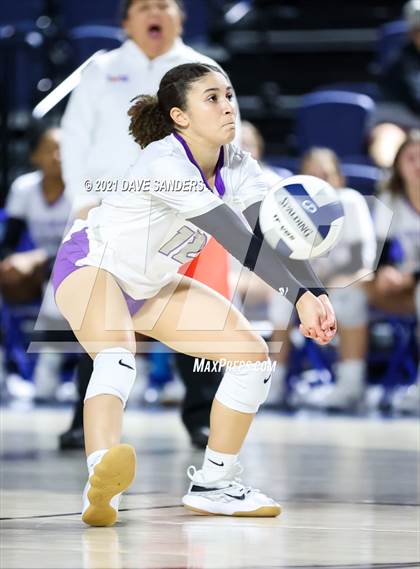 Thumbnail 1 in Fulshear vs. College Station (UIL 5A Regional Playoff) photogallery.