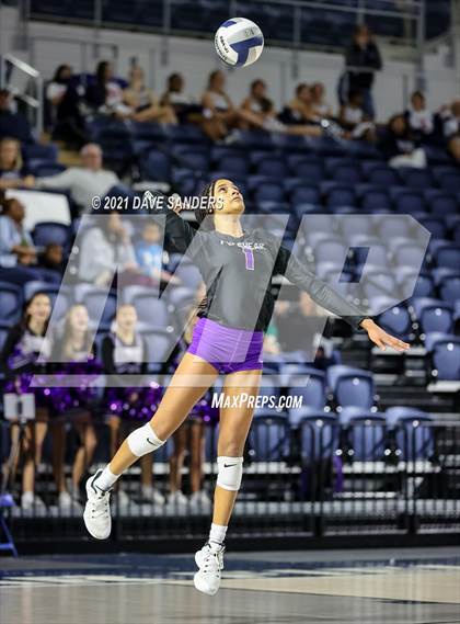 Thumbnail 3 in Fulshear vs. College Station (UIL 5A Regional Playoff) photogallery.