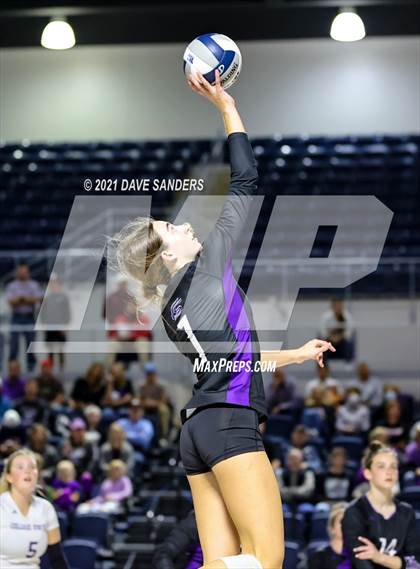 Thumbnail 2 in Fulshear vs. College Station (UIL 5A Regional Playoff) photogallery.