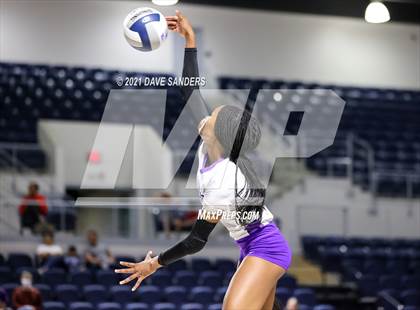 Thumbnail 3 in Fulshear vs. College Station (UIL 5A Regional Playoff) photogallery.