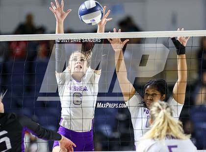 Thumbnail 1 in Fulshear vs. College Station (UIL 5A Regional Playoff) photogallery.