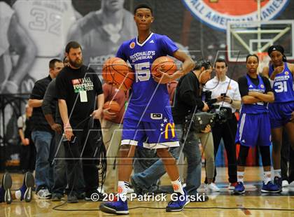 Thumbnail 2 in 2015 McDonald's All American Games Jam Fest (Boys) photogallery.