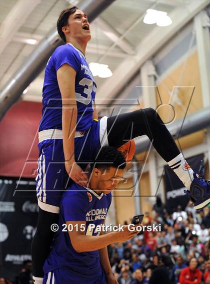 Thumbnail 3 in 2015 McDonald's All American Games Jam Fest (Boys) photogallery.