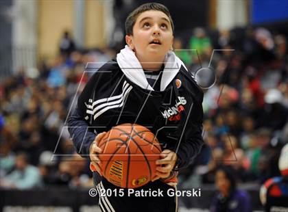 Thumbnail 3 in 2015 McDonald's All American Games Jam Fest (Boys) photogallery.