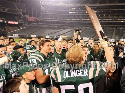 Thumbnail 2 in De La Salle vs. San Ramon Valley (CIF NCS D1 Final) photogallery.