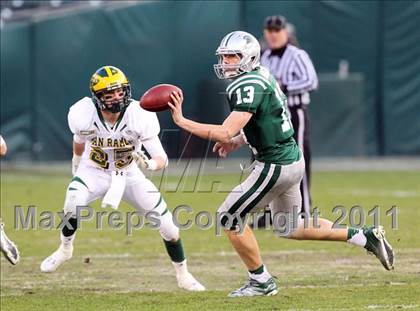 Thumbnail 2 in De La Salle vs. San Ramon Valley (CIF NCS D1 Final) photogallery.