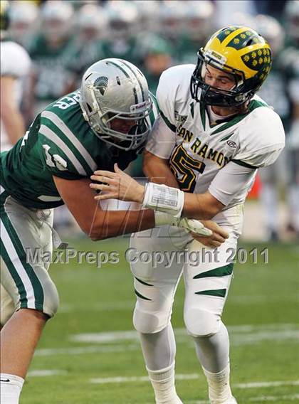 Thumbnail 2 in De La Salle vs. San Ramon Valley (CIF NCS D1 Final) photogallery.