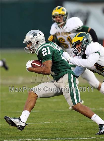 Thumbnail 2 in De La Salle vs. San Ramon Valley (CIF NCS D1 Final) photogallery.