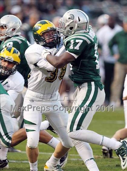 Thumbnail 3 in De La Salle vs. San Ramon Valley (CIF NCS D1 Final) photogallery.